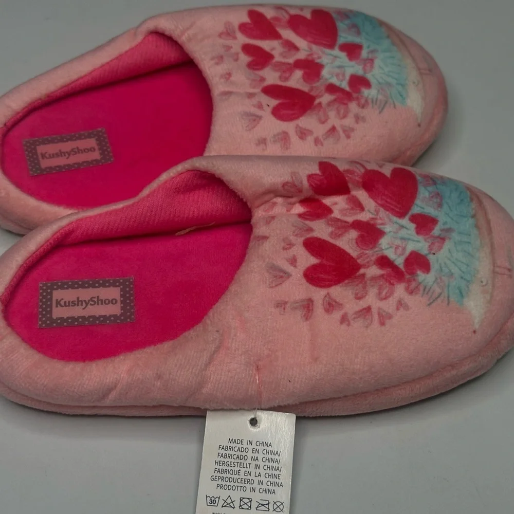 Girls Pink Slippers Size 12/13 Harts  Cozy Washable